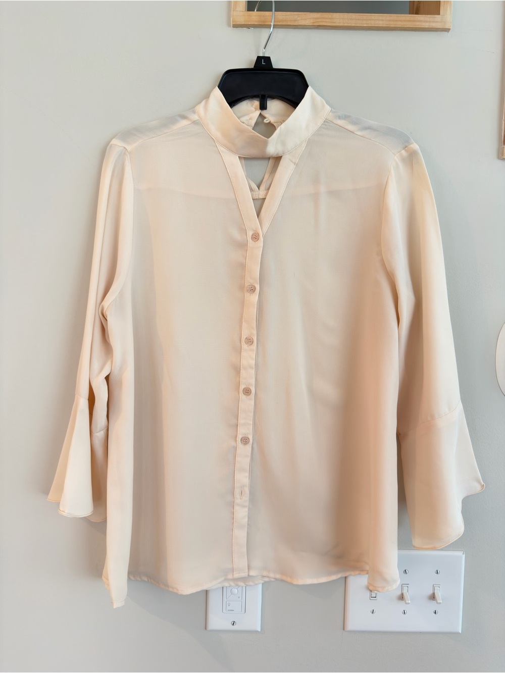 ANDREE BY UNIT Cream Button-Up Blouse with Band Collar
